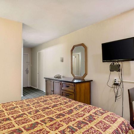Rodeway Inn & Suites Ратон Экстерьер фото
