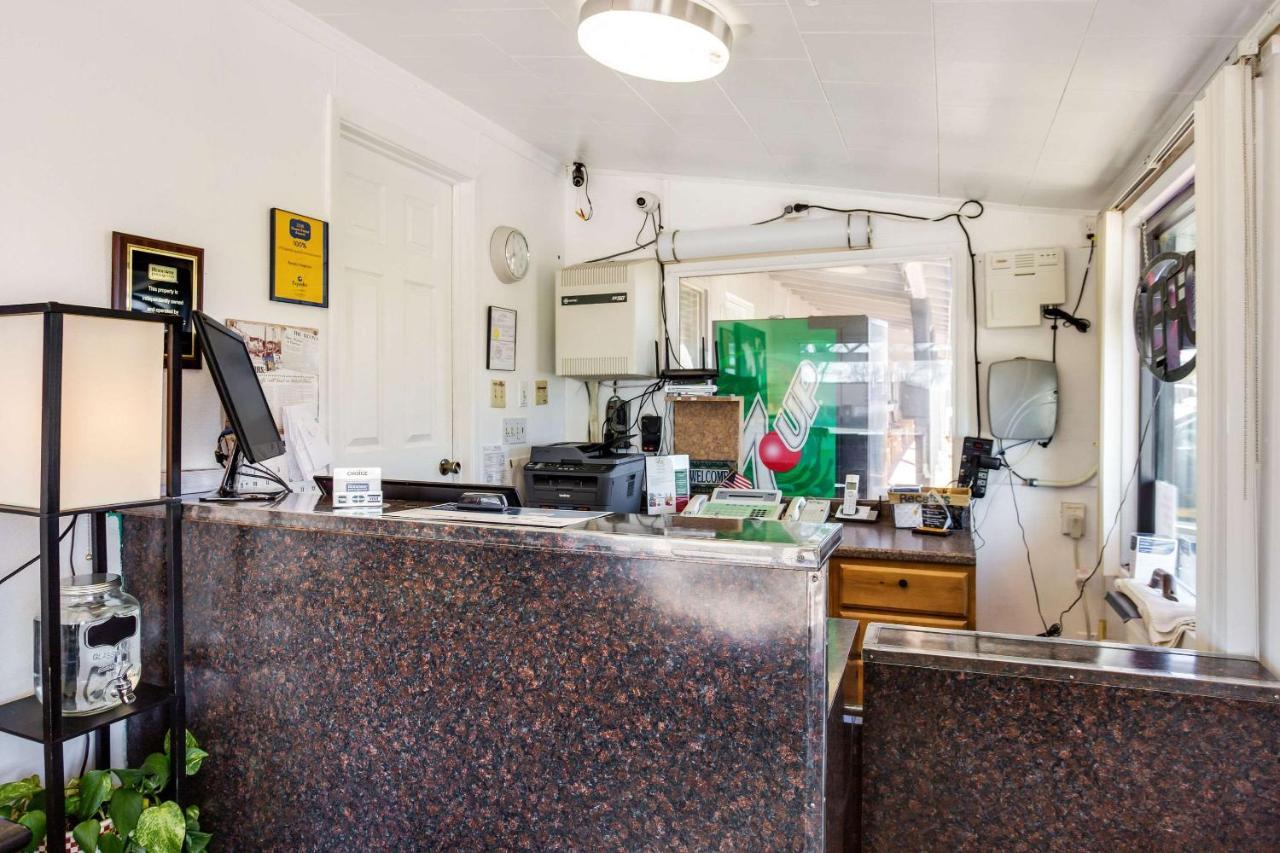 Rodeway Inn & Suites Ратон Экстерьер фото