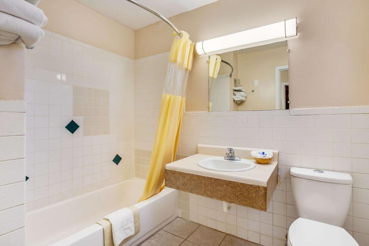 Rodeway Inn & Suites Ратон Экстерьер фото