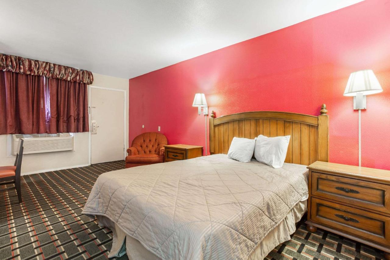 Rodeway Inn & Suites Ратон Экстерьер фото