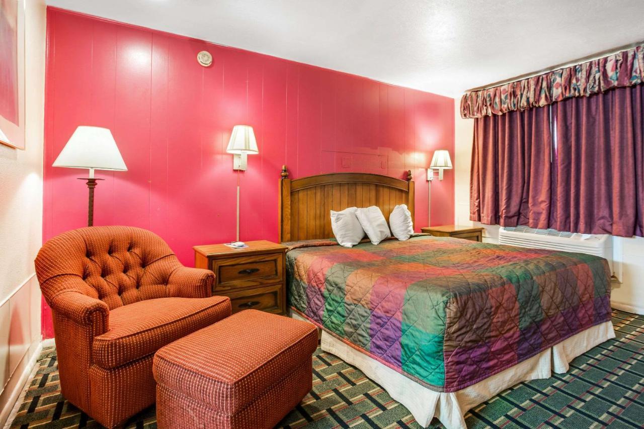 Rodeway Inn & Suites Ратон Экстерьер фото